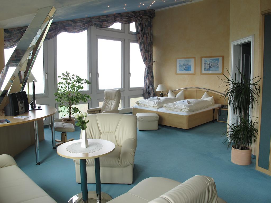 Hotel Reifenstein Kleinbartloff Exterior foto